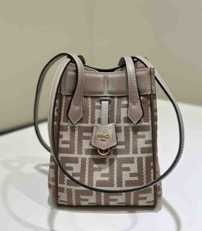 Fendi Sunshine Large Shopper Raffia Tote
