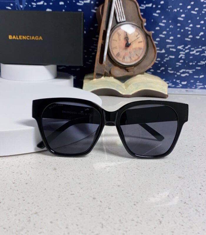 Balenciaga Sungalsses
