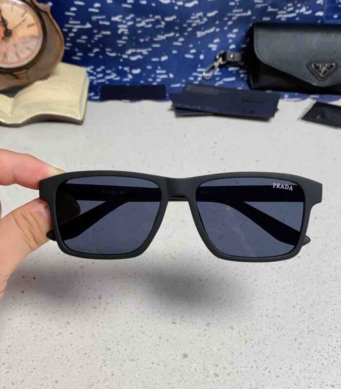 Prada Sungalsses