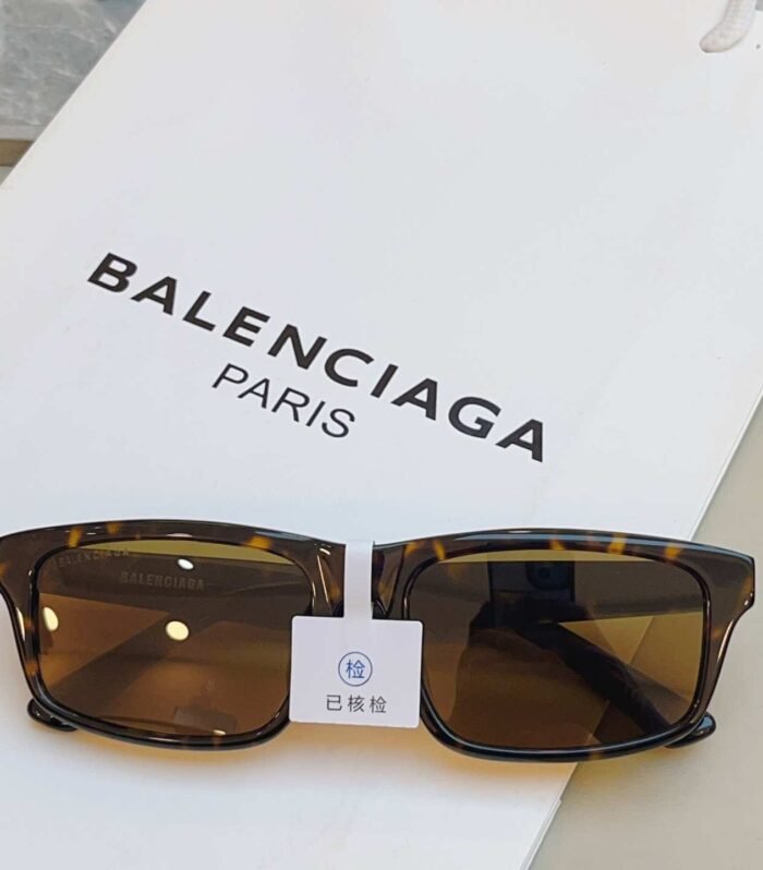 Balenciaga Sungalsses