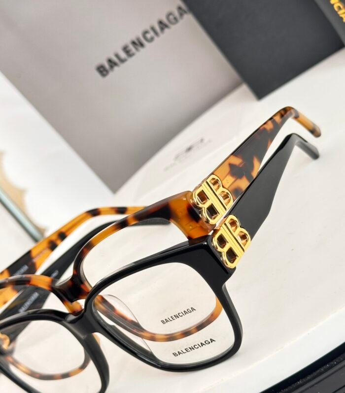 Balenciaga Sungalsses