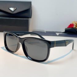 Prada Sungalsses