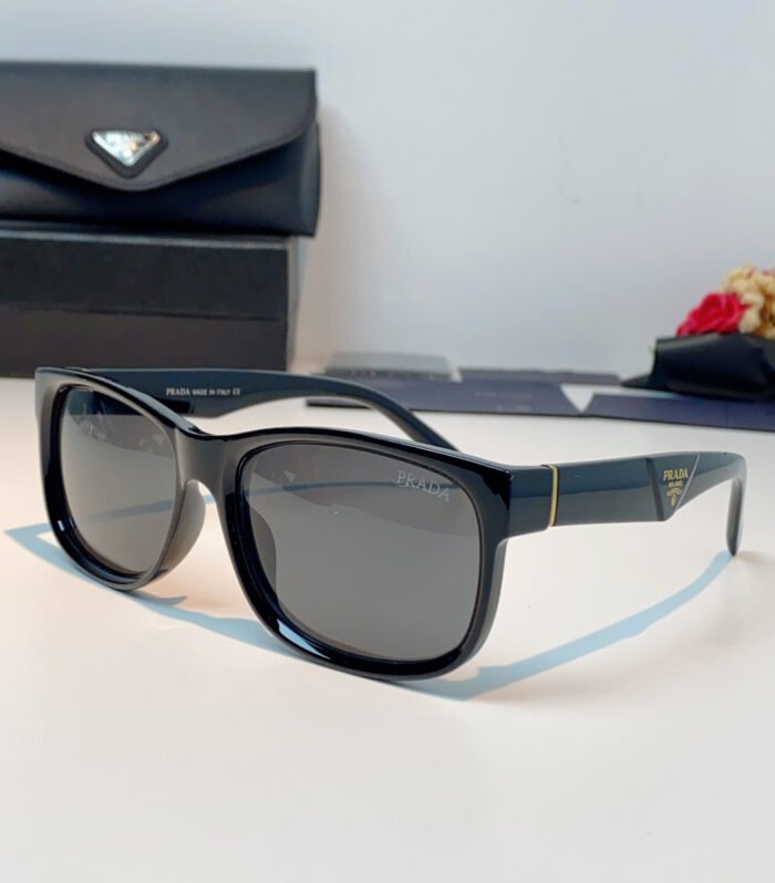 Prada Sungalsses