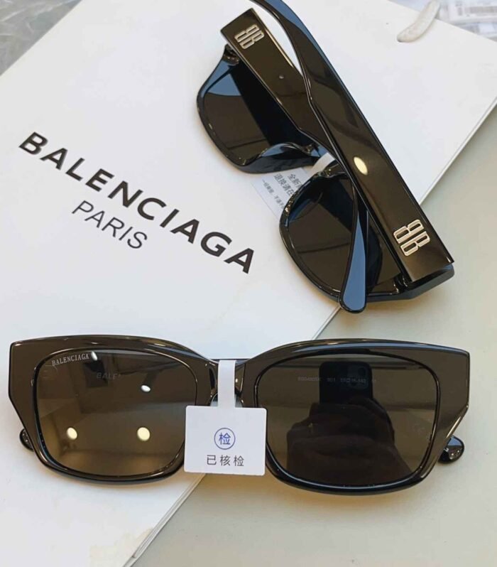 Balenciaga Sungalsses