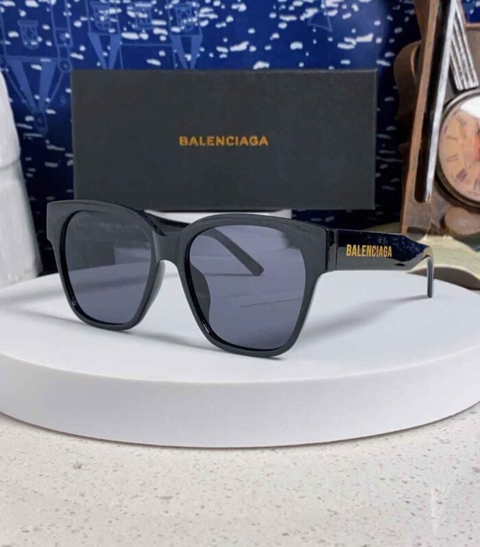 Balenciaga Sungalsses