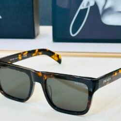Prada Sungalsses