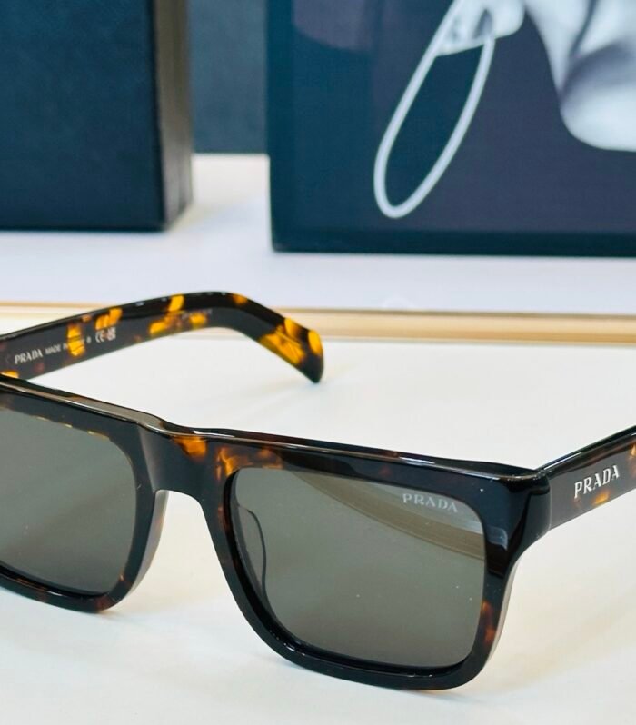 Prada Sungalsses